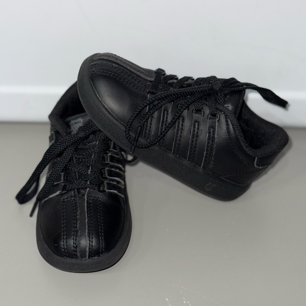 K-Swiss Black Sneakers Sleek Design Comfortable Fit